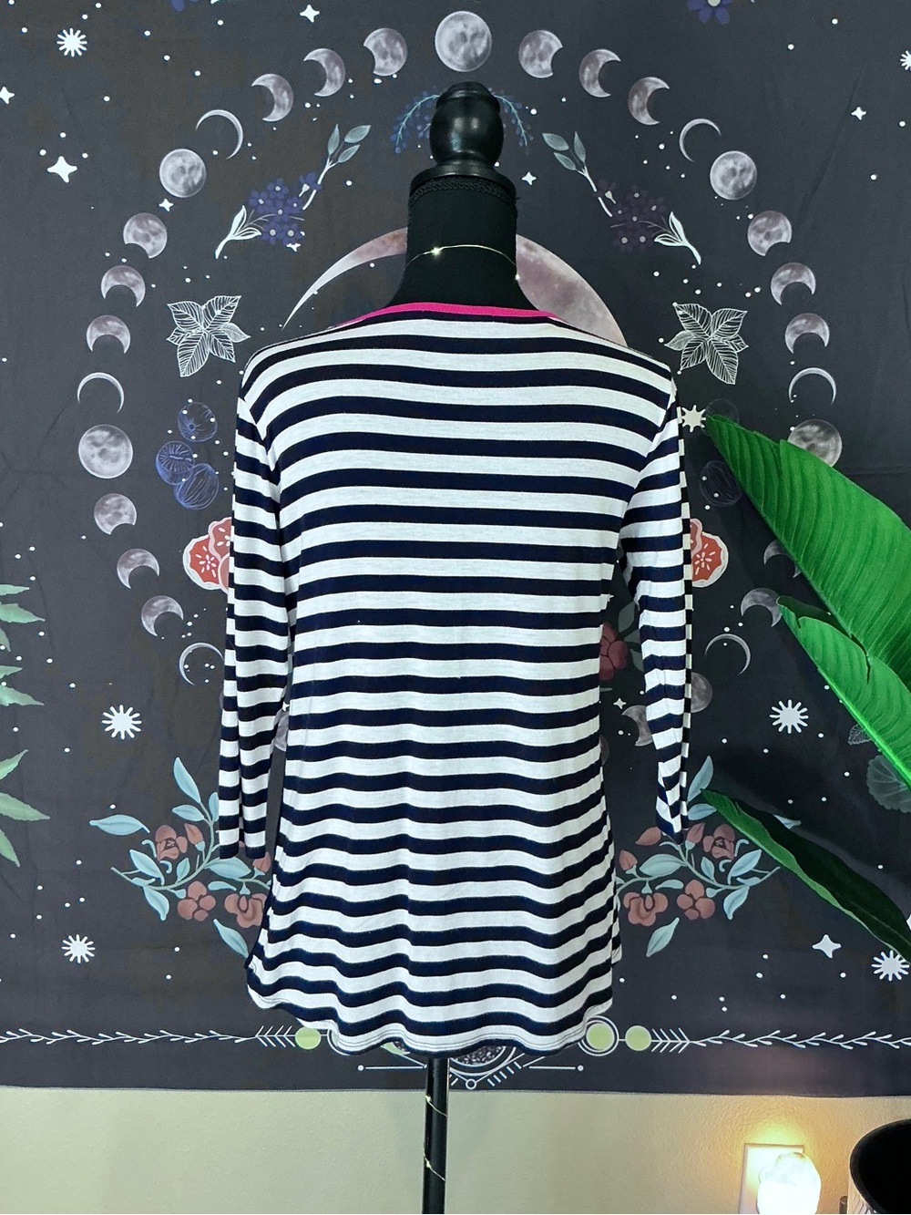 StitchFix Top 🩷 - Picture 3 of 4